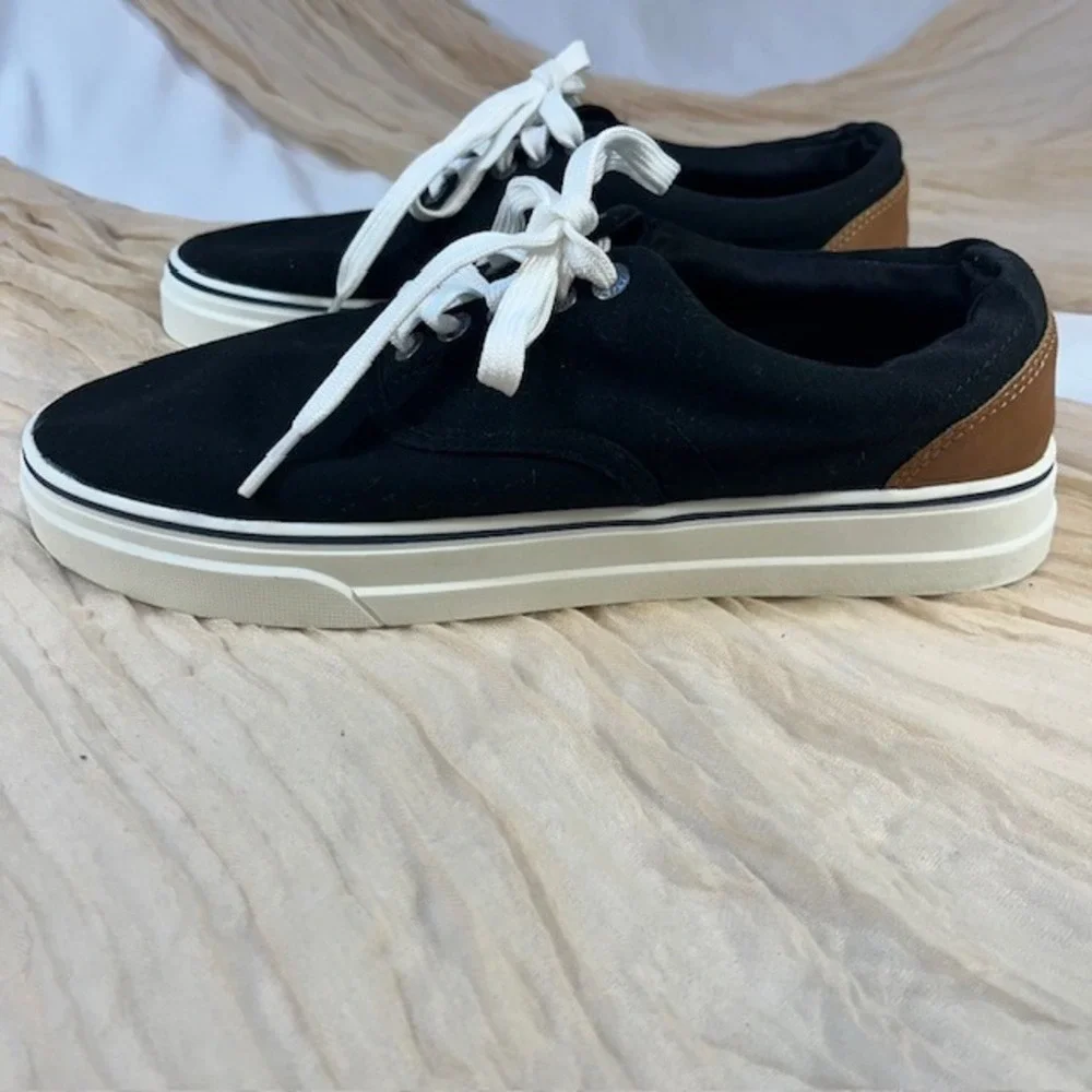 Chaps Mens Low Profile Black/White Canvas Shoes Size 7.5‎  NWOB